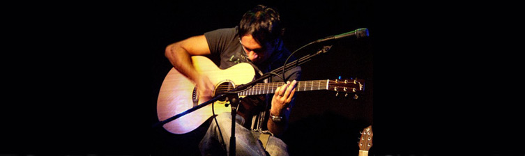 Amrit Sond at AcoustiCity by Graham Poulton